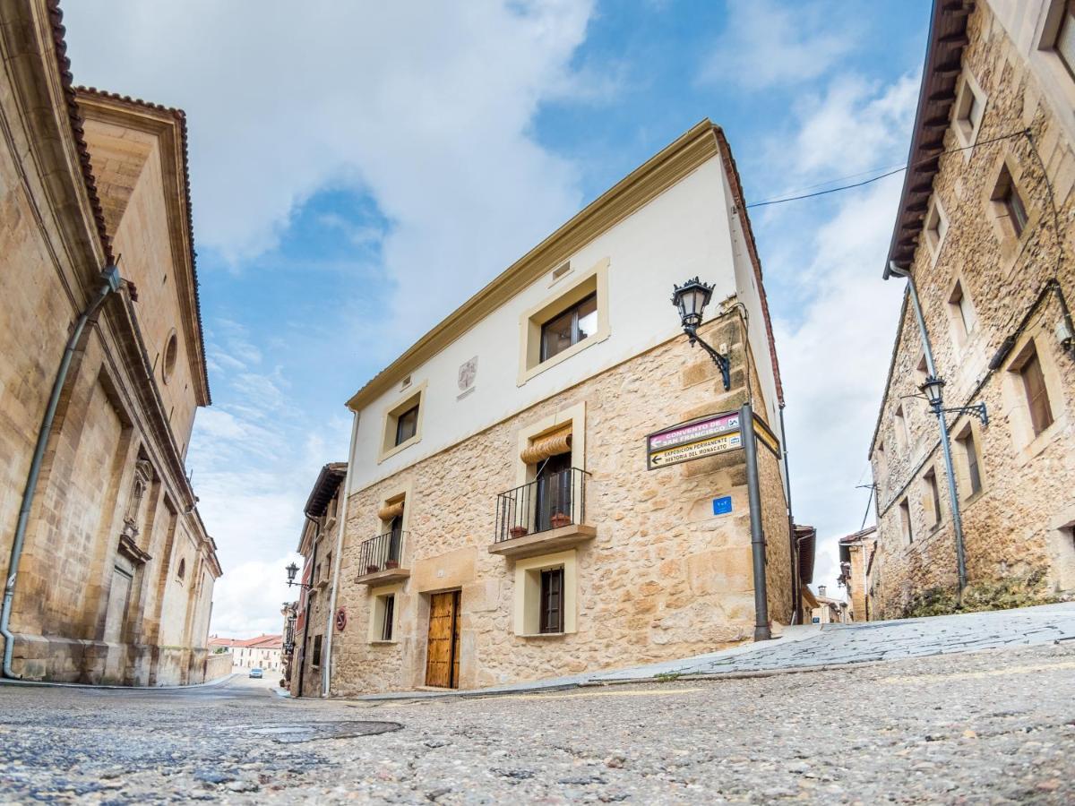 Encantadora Casa de Pueblo con 5 Hab. en Burgos Santo Domingo De Silos Exterior foto